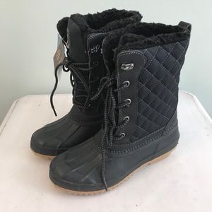 NWT Khombu boots